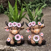 Highland Cow With Wreath Statue, Brown Scottish Highland Cow Statue Planter, Rustic Style Animal Cow Resin Decor, Ideal For Indoor Rooms, Patio, And Balcony